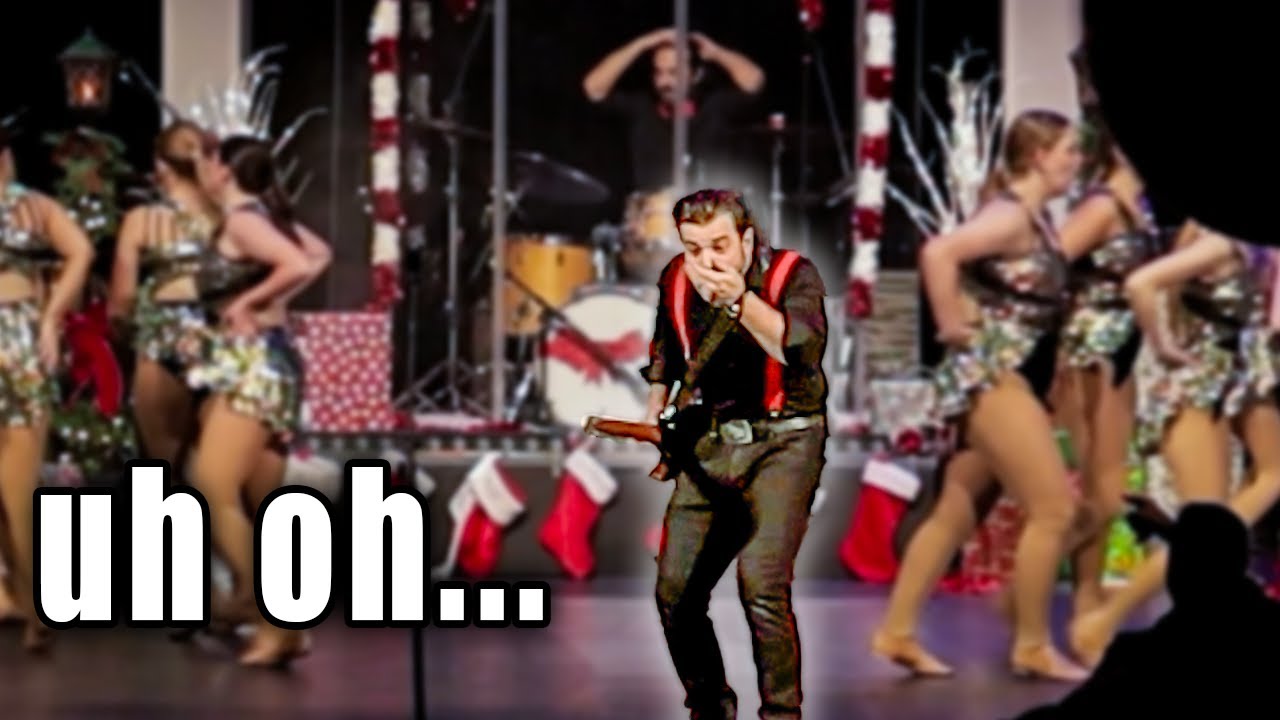 Я чуть не сбил с ног зрителя на нашем рождественском представлении.