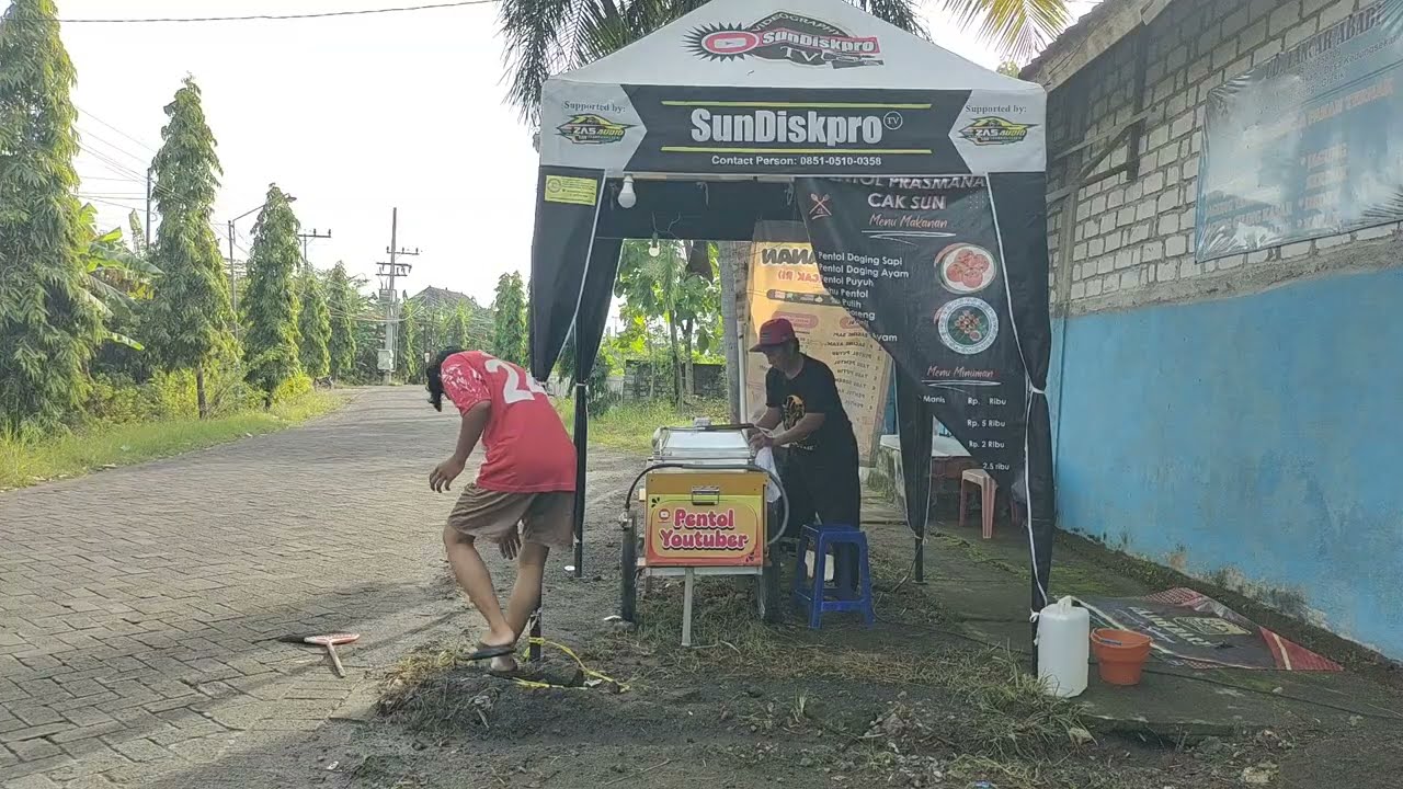 BERSIH BERSIH TEMPAT USAHA