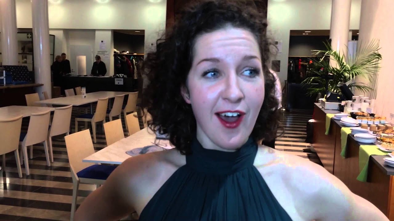 Viulisti Sarah Christian heti välieräosuutensa jälkeen / Sibelius Violin Competition 2015