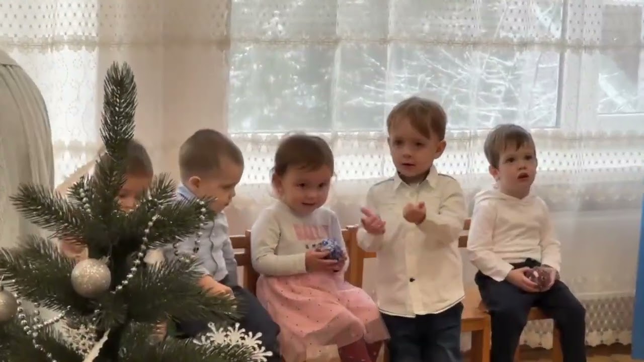 Новорічне свято для найменших