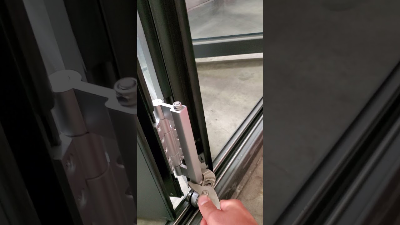 Eris Bifold door's adjustment