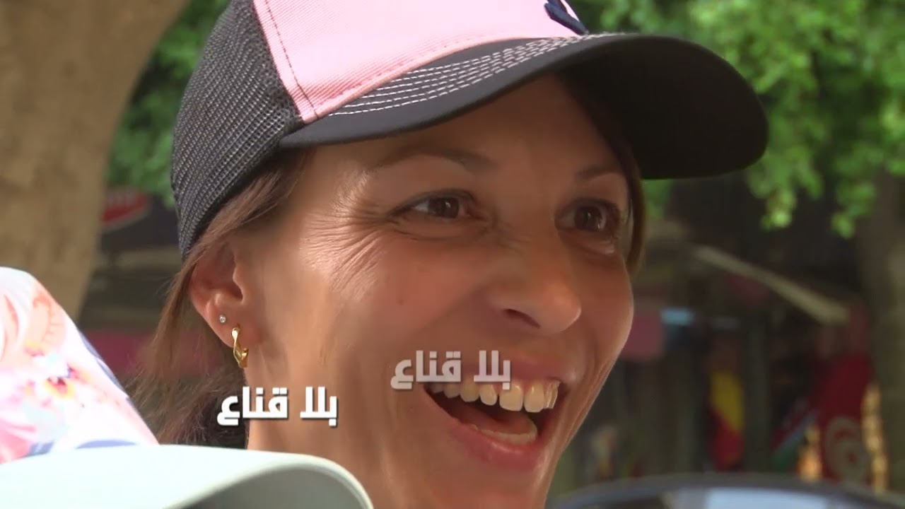 فرنسيس جو من اوروبا ويحبو على الجنسية التونسية هه ضحك بالدموع مع أجانب أول مرة يسافرو في حياتهم