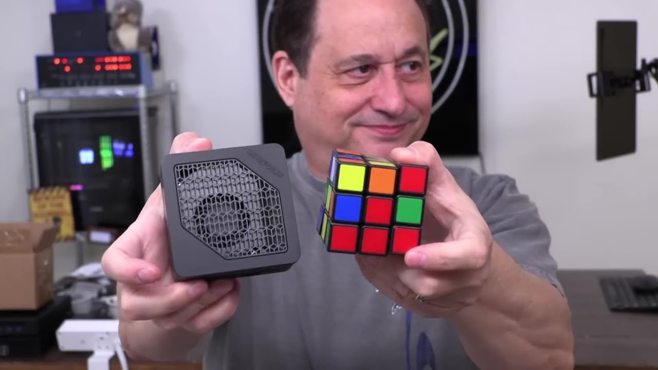 Minisforum EM680 Mini PC - The World's Smallest Super Micro Tiny Gaming / Streaming PC!