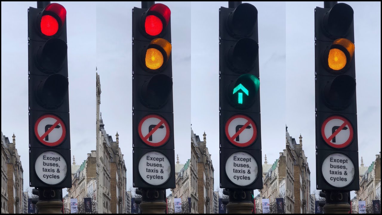 Westminster: Oxford Street J/O Wardour Street, Siemens Helios CLS Traffic Lights