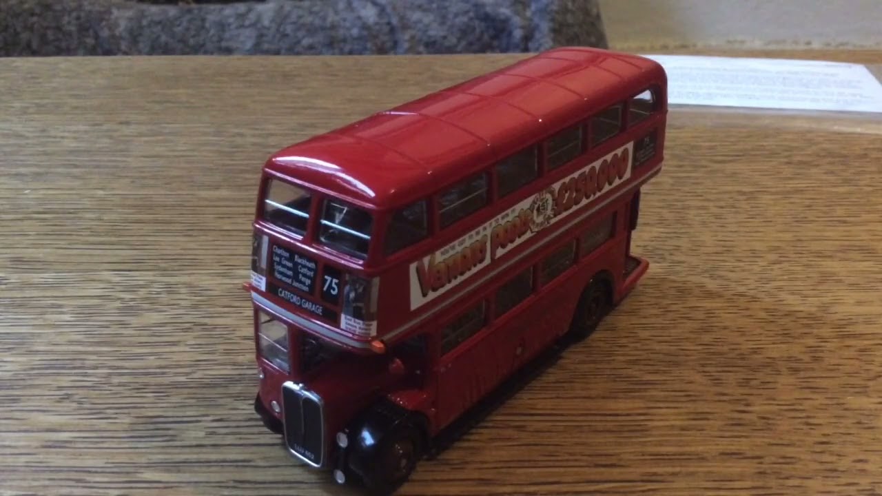 Model Bus Reviews: AEC RT London Bus EFE E34115