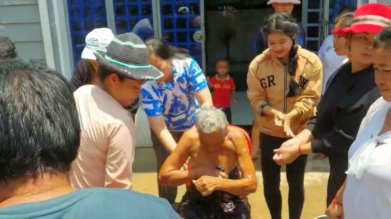 @ស្រង់ទឹកឲ្យព្រះរស់@ភូមិប្រហ៊ូត