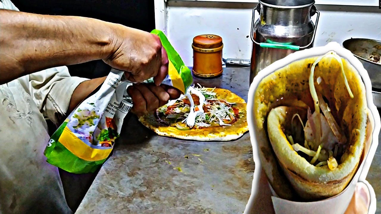Crunchy and Spicy Naan Roll | Roadside Creamy Naan Roll | Pakistani Street Food | Street Food Gala