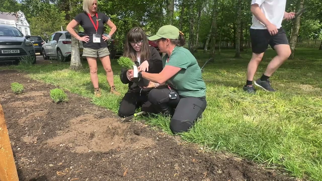 Practical Plants visits Aurora Eccles School's new pollinator corridor!