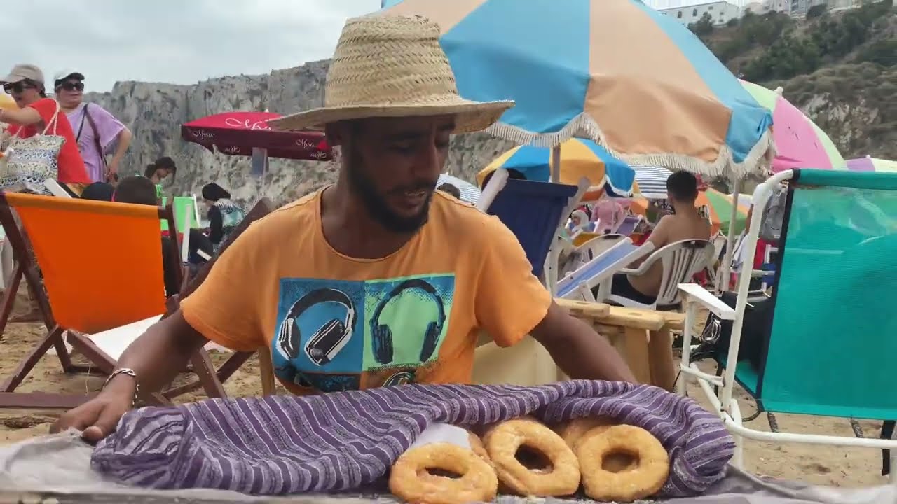 شوفو مول البيني كيفاش كايبيع البينين في شواطئ الحسيمة…. وهامشحال كنبيع فنهار
