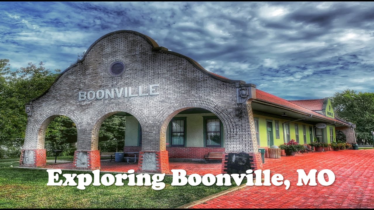 Boonville, MO  |  A 4K City Walking Tour