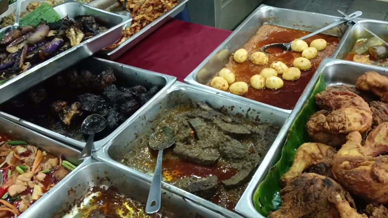 RESTORAN SOTO SHAH ALAM PENUH DENGAN ANEKA LAUK.
