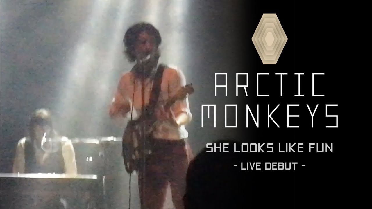 Arctic Monkeys - She Looks Like Fun (Live Debut @ San Diego May 2nd, 2018)