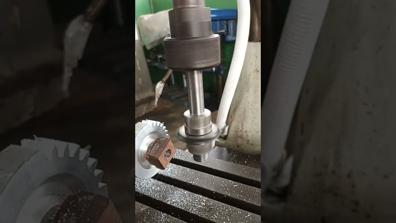 Cara Setting Dividing Head untuk Roda Gigi Lurus Z = 30 Gigi m = 2