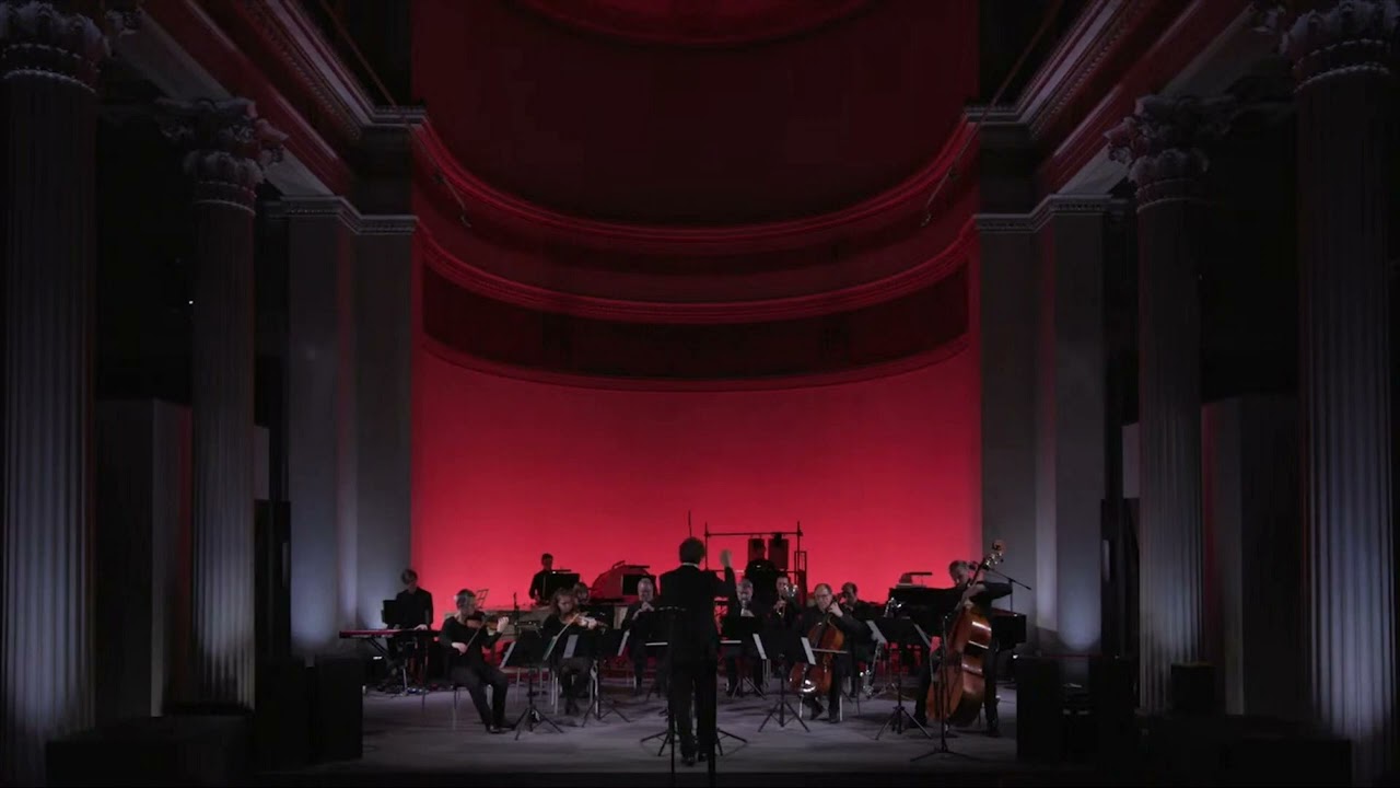 Klaus Lang: риза (2021)