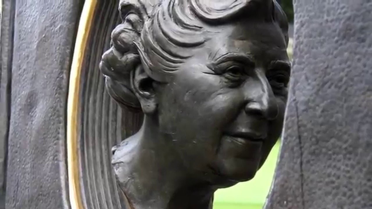 The Essence of Agatha Christie: Agatha Christie and Theatre