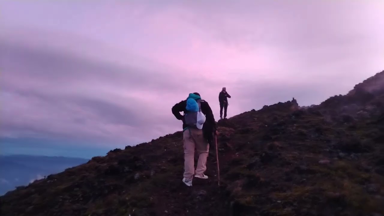 ASCENSO AL VOLC&Aacute;N ATITL&Aacute;N 