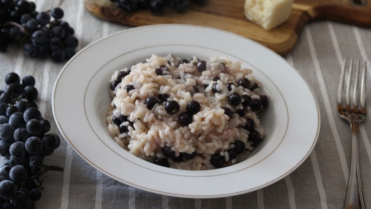 Risotto con uva / Ricette d'autunno facili e veloci