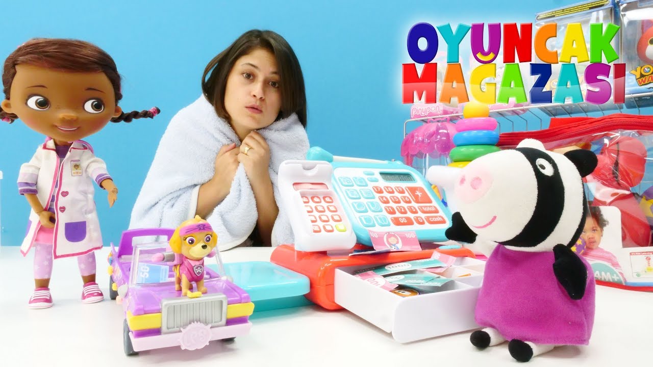 Ayşe'nin oyuncak mağazası. Zerba Zoe mağazaya bakıyor!