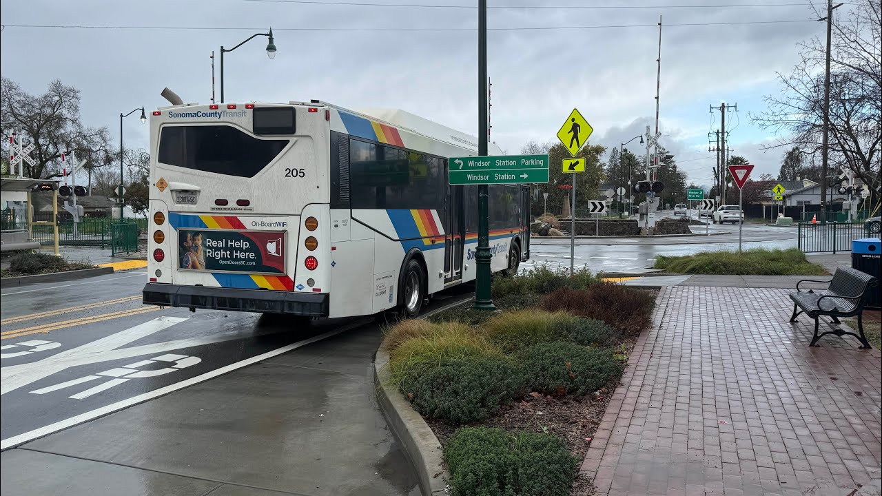 Funky CNG | Sonoma County Transit 2010 Orion Vll NG CNG #205 on Route 60
