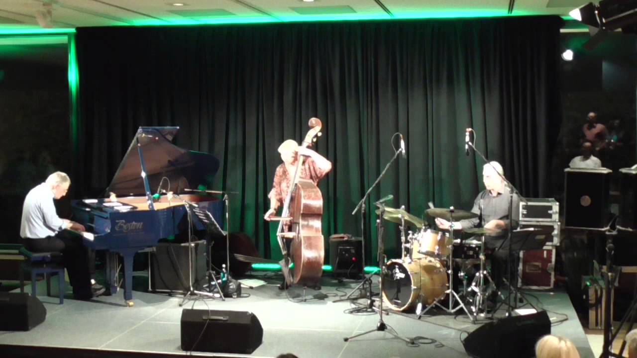 Andreas Hertel Trio:  Waltz for Bill