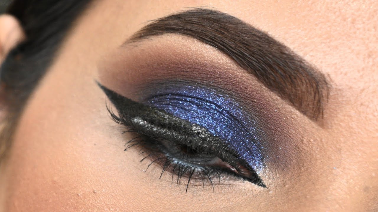 Learn how to do Blue Smokey eye look | Simple and easy eye makeup | Party smokey eye look