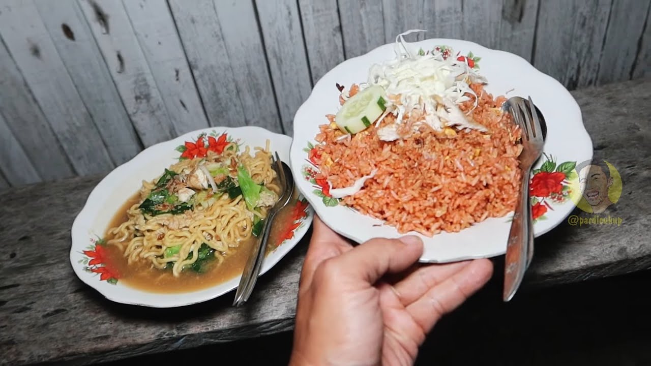 Warung Bakmi dan Nasi Goreng Anglo Mbah Sipon sejak tahun 1984!