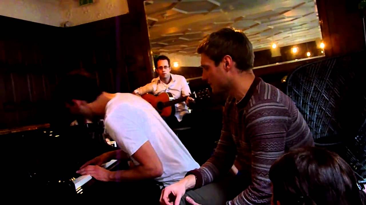 Mika - Rain @ Magic Points secret gig in London 22.1.2011 (HD)