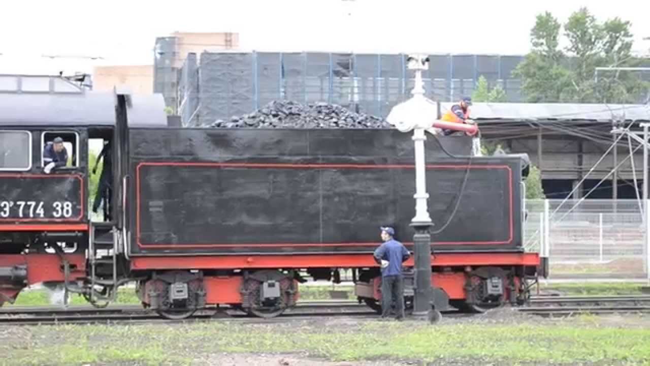 Заправка паровоза водой