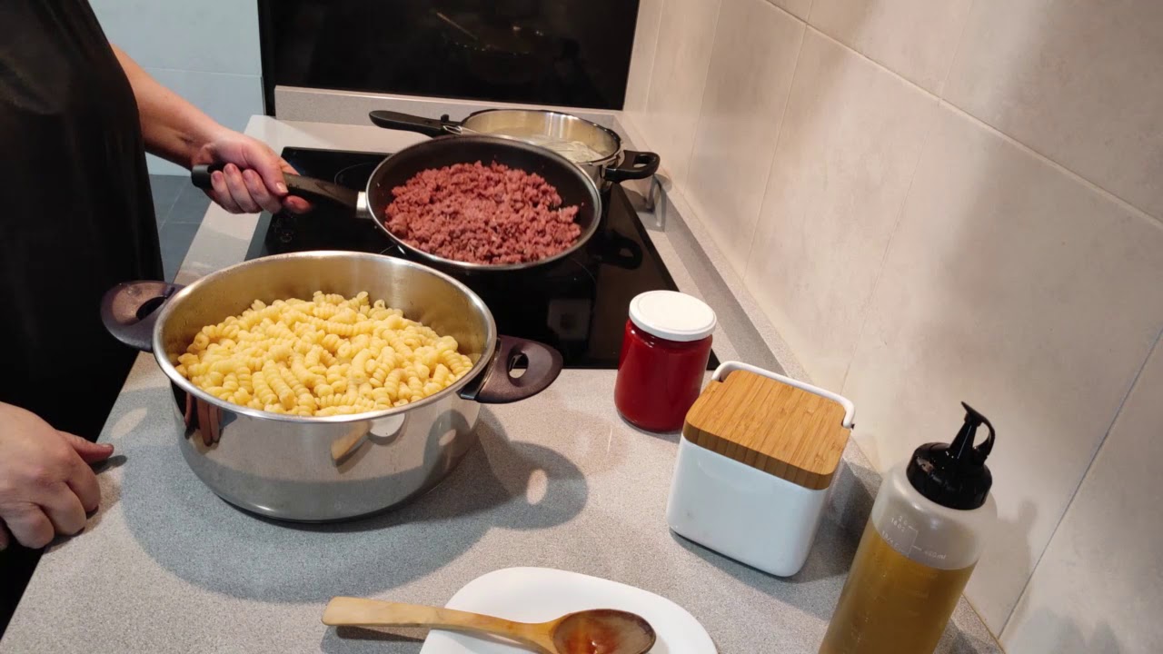 Pasta con carne picada y bechamel