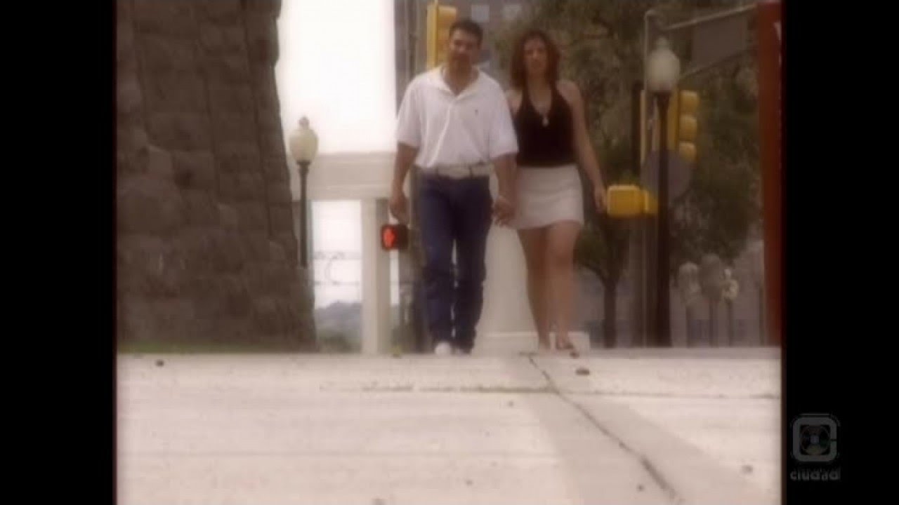 MORENA, MORENITA - SOLITARIO **Official Music Video #CalentanoStyle