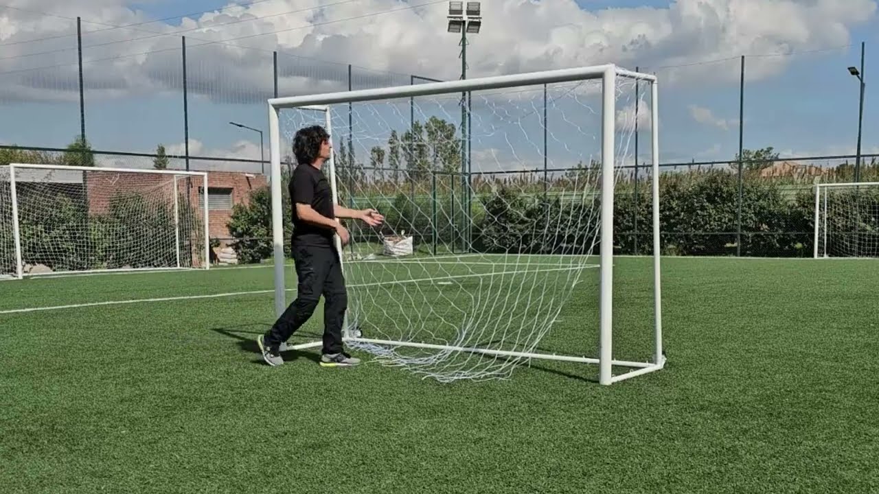Instructivo para instalar una red romboidal en un arco de fútbol.