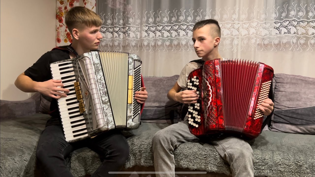 Stoi Grusza w polu- duet akordeonowy z Filipem