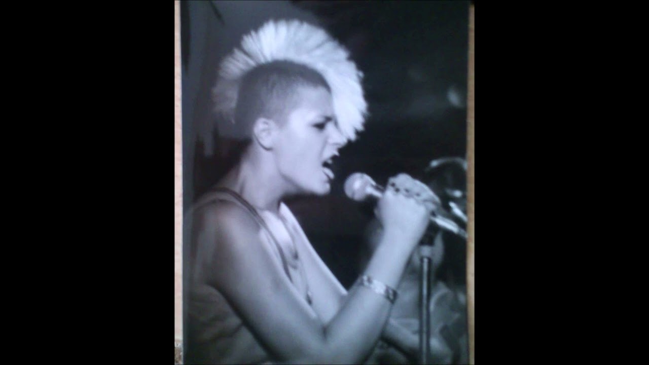 Aurora Cirkalo - Robotok (RARE Hungarian Punk 1984)