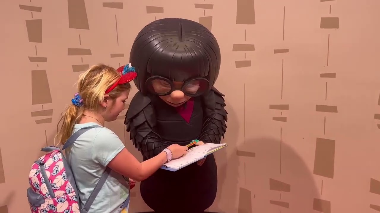 JonahBelle meeting Edna at Hollywood Studios in Orlando.