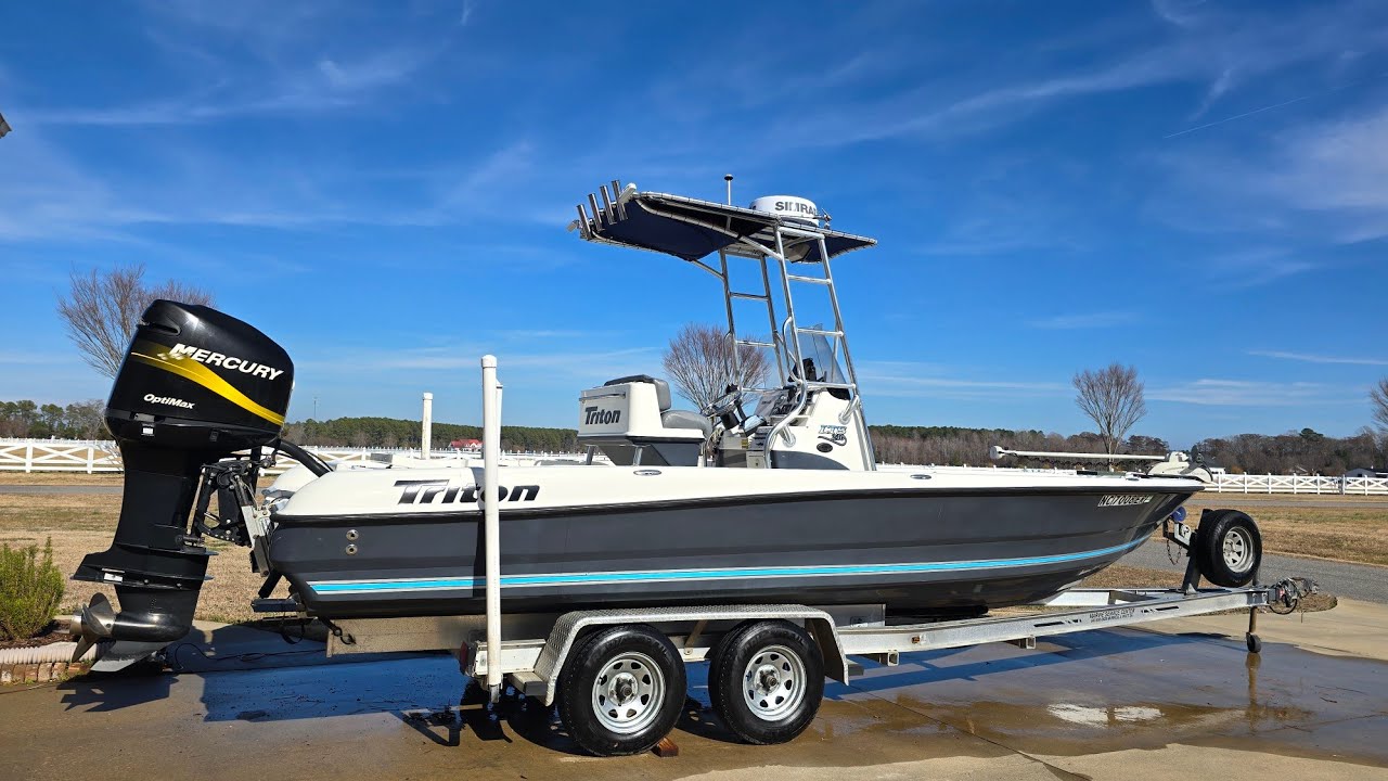 2004 Triton 240 LTS @SoundBoatBrokers 
