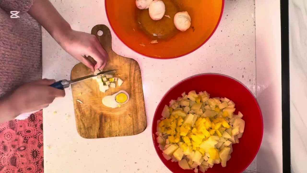 Как приготовить салат Оливье👌 #OlivierSalad#RussianSalad#SaladRecipe#EasyRecipe#CookingVideo#food 