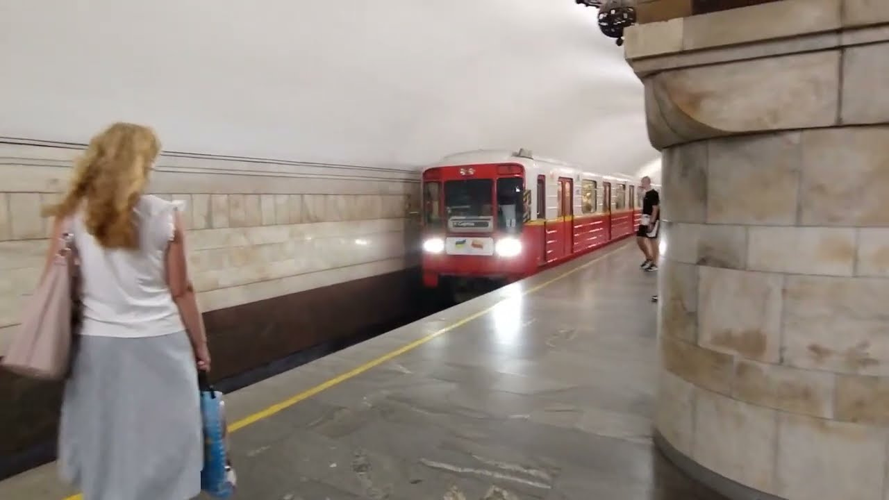 Поездка в варшавском метропоезде 81-717/714.3 