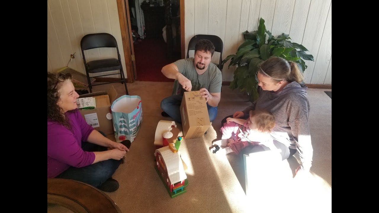 THE FARMHOUSE. Cold, Snow. Melissa Returns. Zachary, Samantha and Rose come to visit. Workshop.