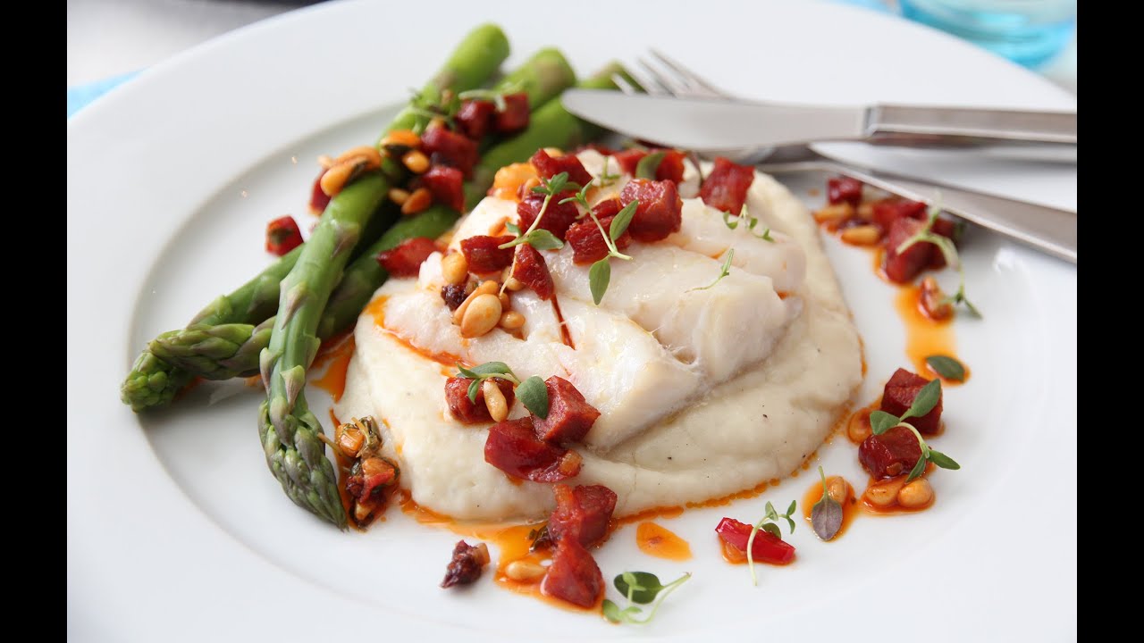 Torsk med chorizosalsa og blomkålpuré | Trines Mat