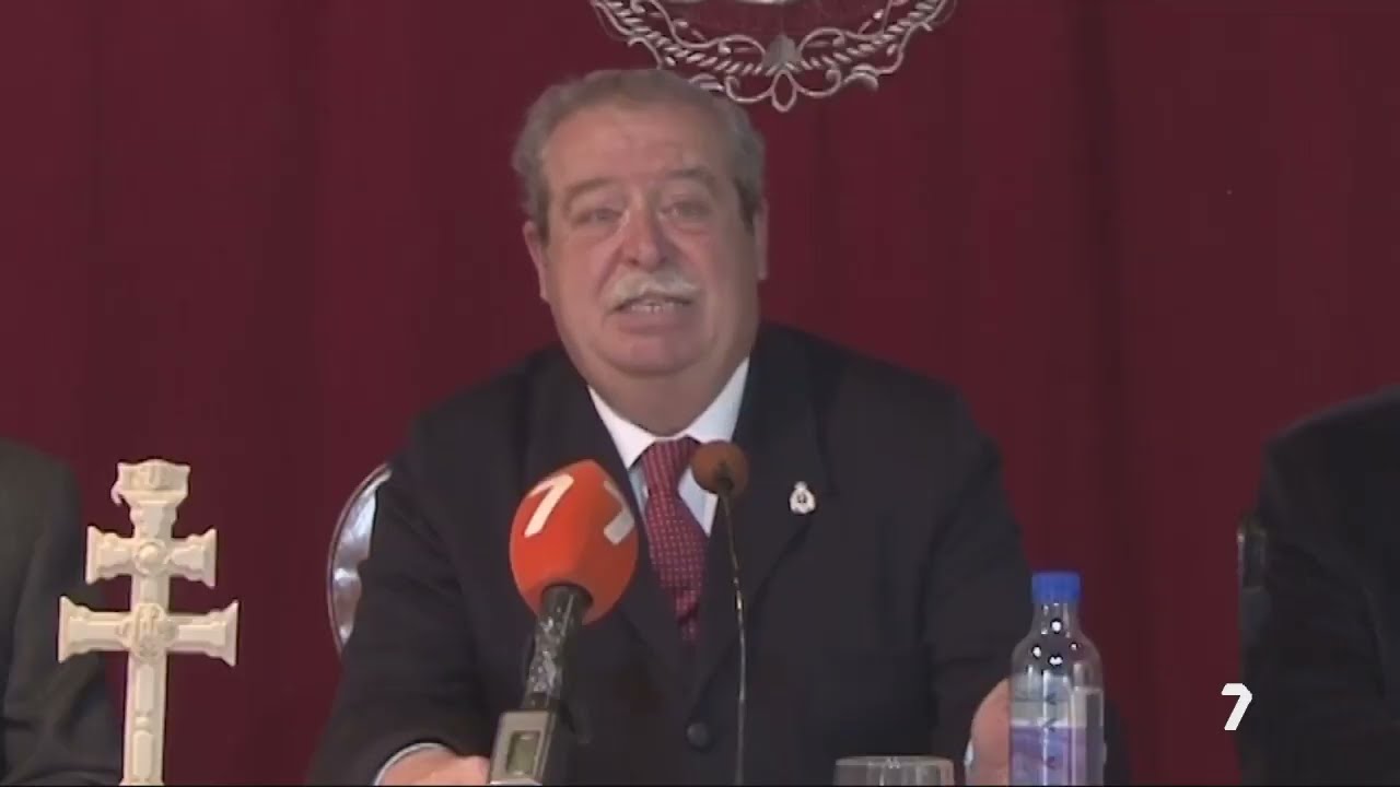 La Cofradía de la Vera Cruz de Caravaca recibe en donación un bargueño del siglo XVII | La 7