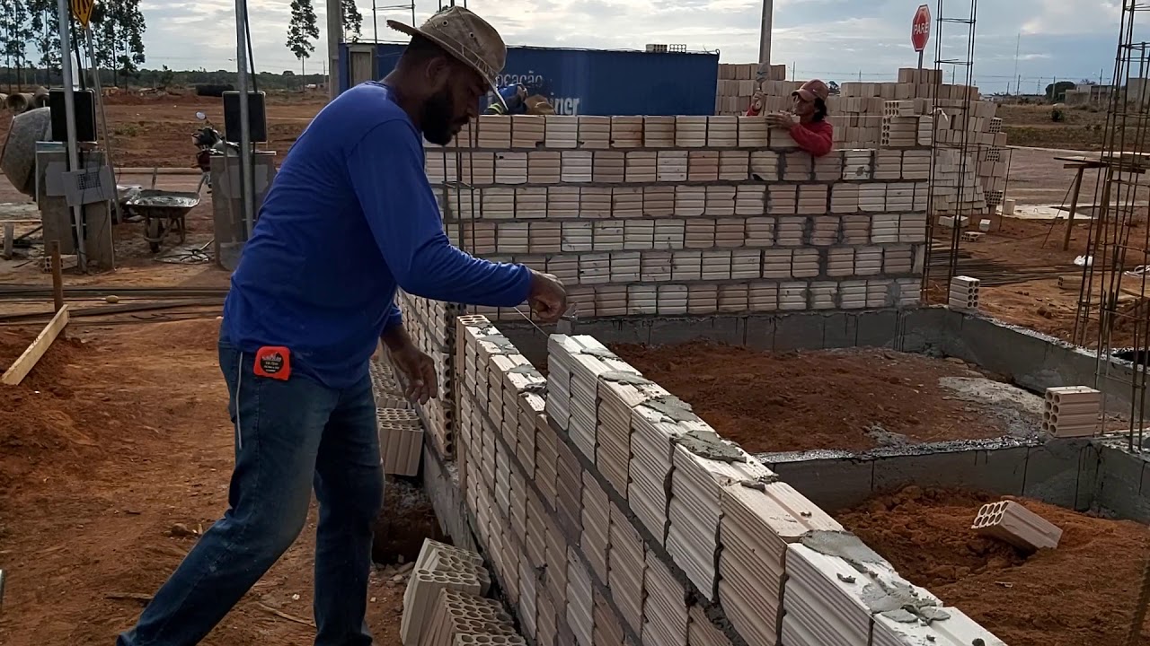 #Constru&ccedil;&atilde;ocivil #Pedreiro #Alvenaria #mestredeobras  Iniciando nossa Alvenaria