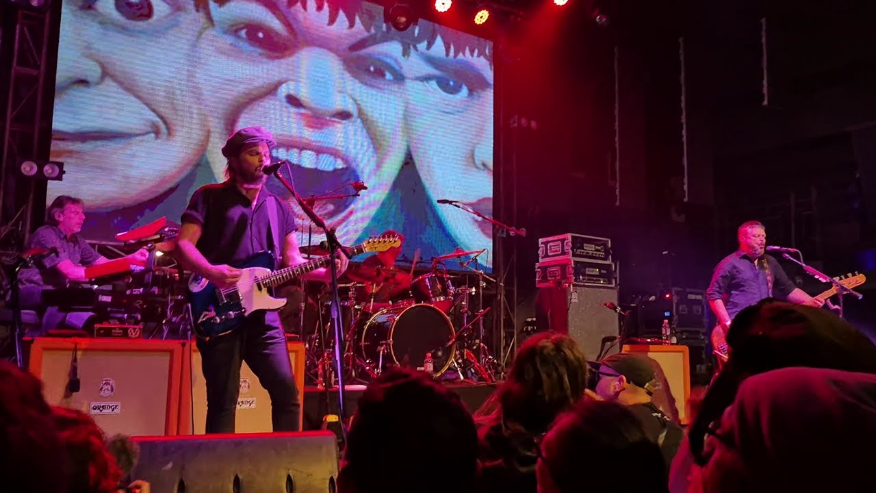 Supergrass - Discoteque Blondie - 28 De Agosto, 2025 (Primera Vez En Chile)
