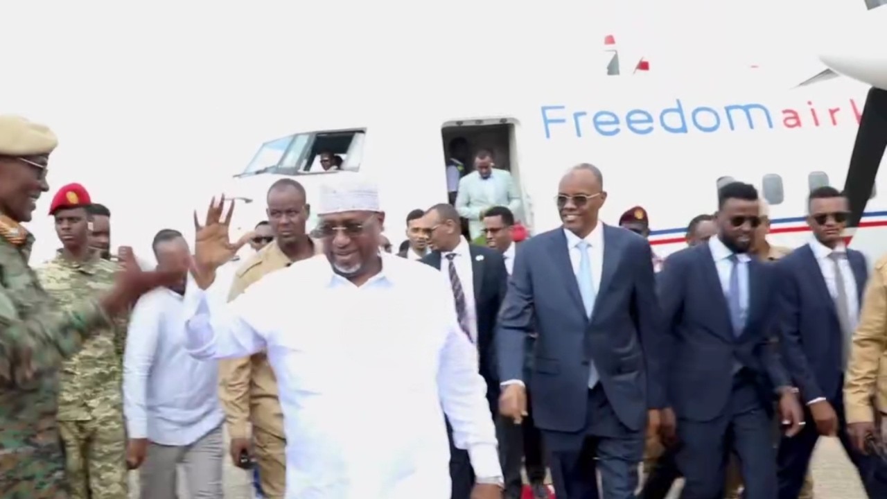 DEG DEG: Aadan Madoobe oo Loo Diiday inuu Ka dego Baydhabo & Dagaal Xoogan oo Maanta