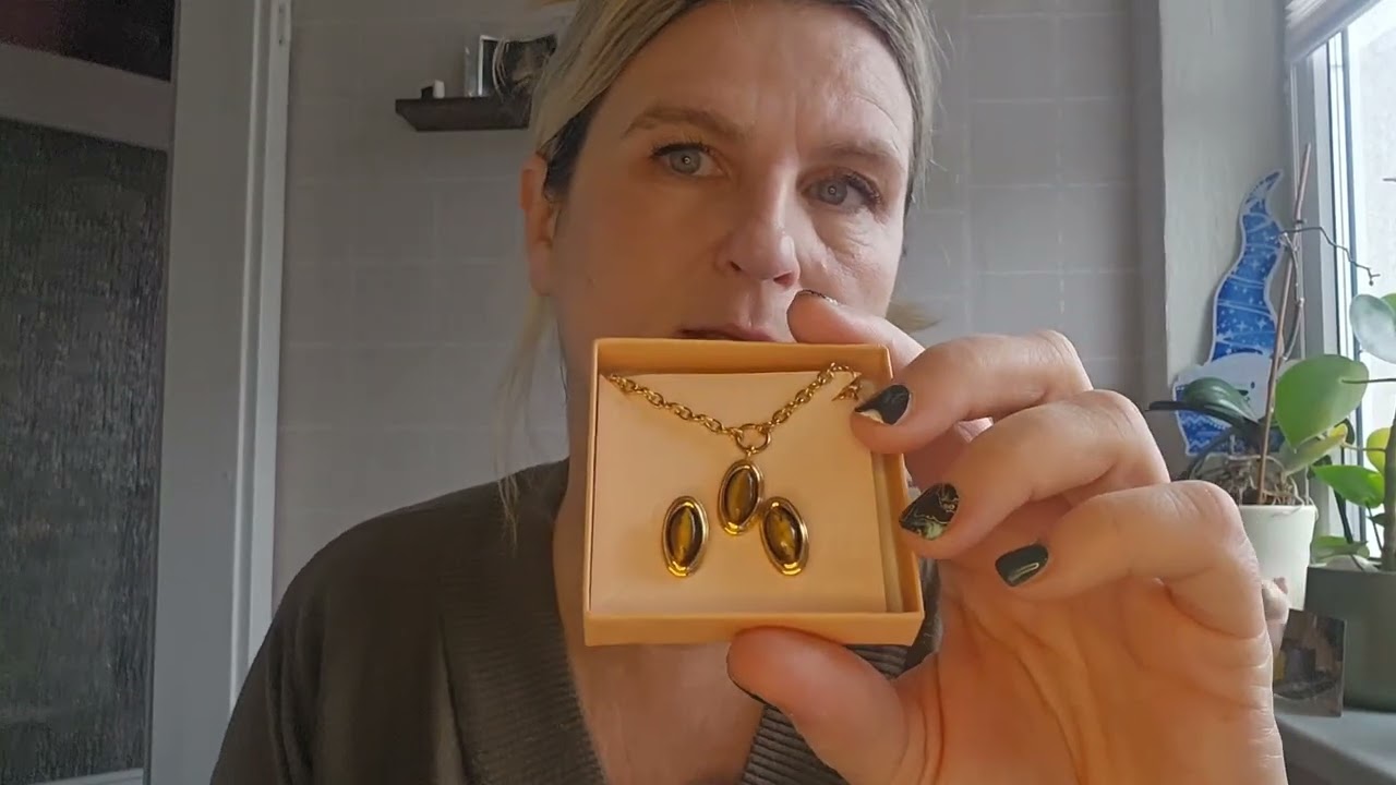 ICRUSH Schmuck-Abo &ndash; Monatsbox  November ausgepackt | Lebe bunt mit Hund