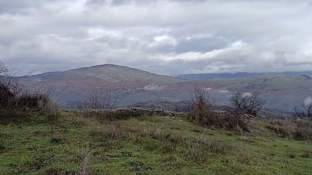 Monte Civita 1000 mt.  Tagliacozzo. Veduta verso il Midia ed il Fucino.