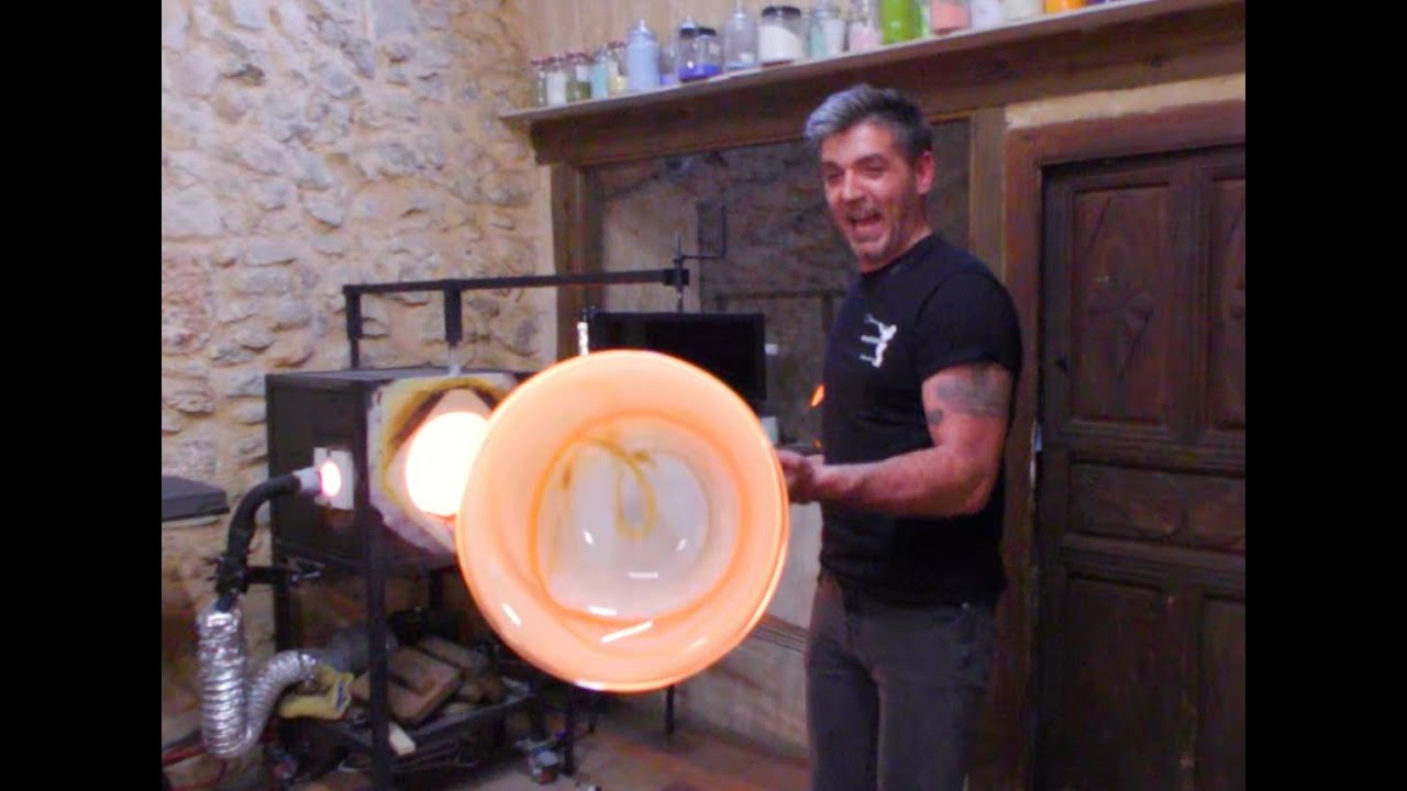 SOPLADOR DE VIDRIO. Oficios Perdidos en el Mundo Rural. Vídeo en 180°