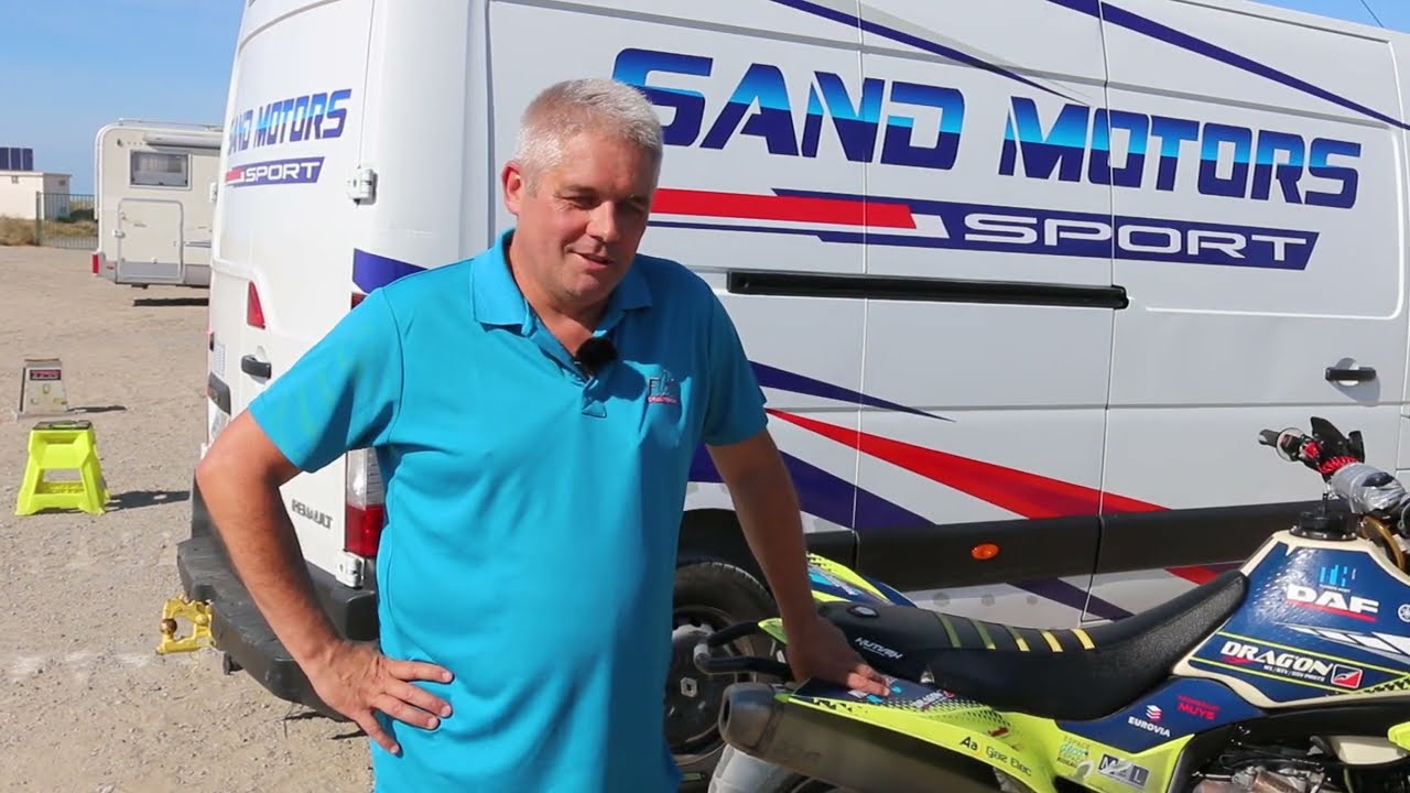 David pilote de quad ouvre son cœur de moteur ..