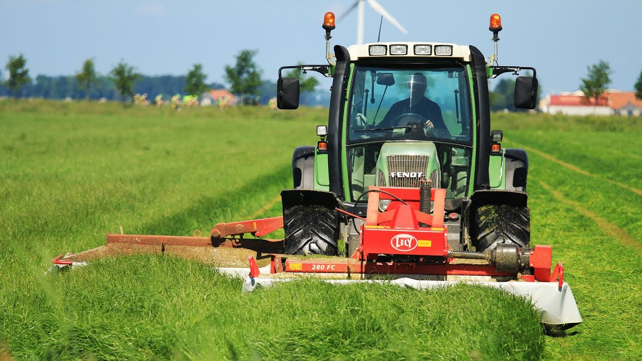 Fendt Farmer 412 Vario with Lely 240 FC and 280 FC, Mowing grass | Gras maaien | Flevoland | Holland