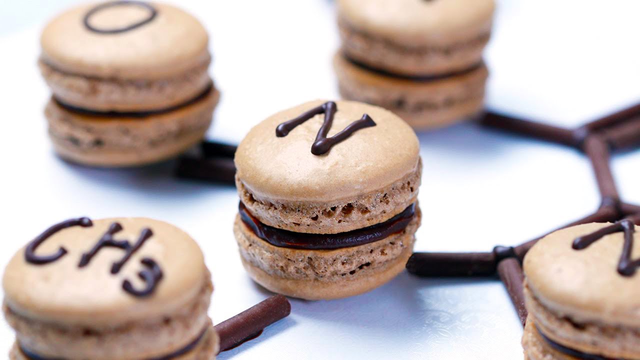 MOLECULAR  MACARONS - NERDY NUMMIES