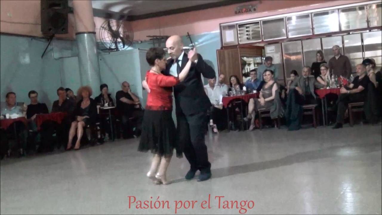 COCA OSVALDO y RICARDO VIQUEIRA Bailando el Tango MELODÍA DE ARRABAL en FLOREAL MILONGA